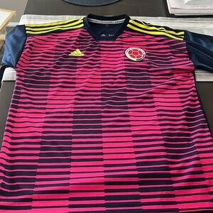 Colombia perfect condition warm up.